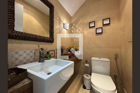 Casa de condomínio para alugar com 350m², 4 quartos e 5 vagasLavabo