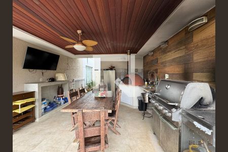 Casa de condomínio para alugar com 350m², 4 quartos e 5 vagasÁrea externa