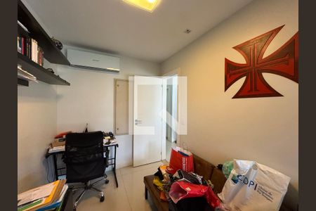 Casa de condomínio para alugar com 350m², 4 quartos e 5 vagasQuarto