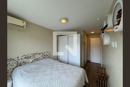 Casa de condomínio para alugar com 350m², 4 quartos e 5 vagasSuíte 4