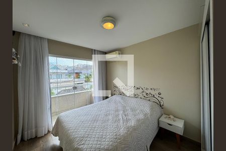 Casa de condomínio para alugar com 350m², 4 quartos e 5 vagasSuíte 4