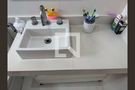 Casa de condomínio para alugar com 350m², 4 quartos e 5 vagasSuíte 2 - Banheiro