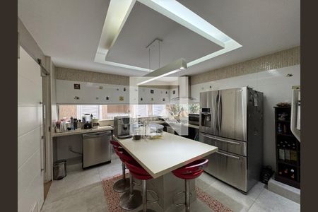 Casa de condomínio para alugar com 350m², 4 quartos e 5 vagasCozinha