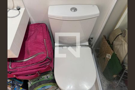 Casa de condomínio para alugar com 350m², 4 quartos e 5 vagasSótão - Banheiro