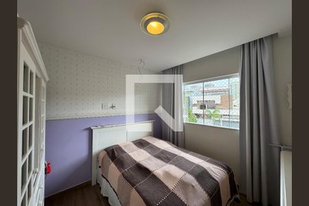 Casa de condomínio para alugar com 350m², 4 quartos e 5 vagasSuíte 2