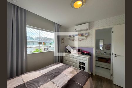 Casa de condomínio para alugar com 350m², 4 quartos e 5 vagasSuíte 2