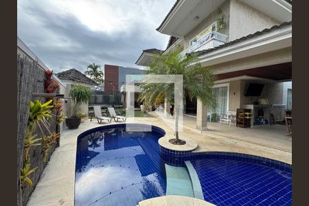 Casa de condomínio para alugar com 350m², 4 quartos e 5 vagasÁrea externa