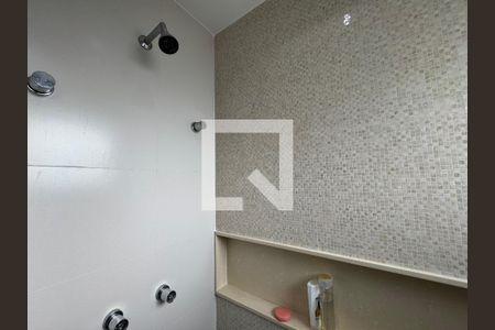 Casa de condomínio para alugar com 350m², 4 quartos e 5 vagasSuíte 3 - Banheiro