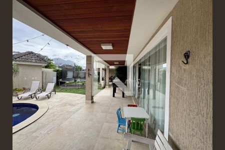 Casa de condomínio para alugar com 350m², 4 quartos e 5 vagasÁrea externa