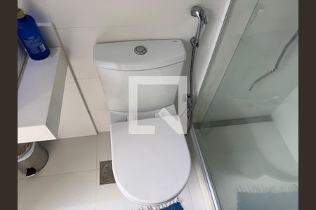 Casa de condomínio para alugar com 350m², 4 quartos e 5 vagasÁrea externa - Banheiro