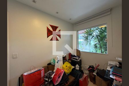 Casa de condomínio para alugar com 350m², 4 quartos e 5 vagasQuarto