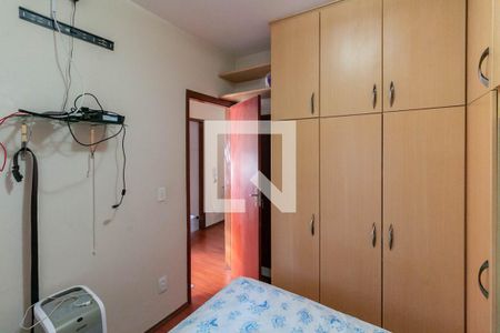 Quarto 1 de apartamento para alugar com 2 quartos, 55m² em Caiçaras, Belo Horizonte