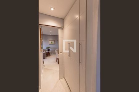 Corredor de apartamento à venda com 2 quartos, 80m² em Vila Uberabinha, São Paulo