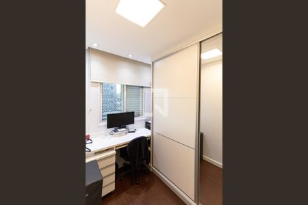 Apartamento à venda com 80m², 2 quartos e 2 vagasEscritório/Closet