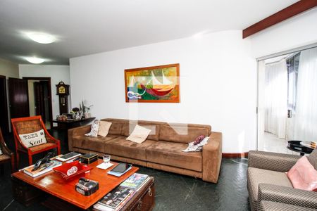 Apartamento à venda com 585m², 6 quartos e 3 vagasSala de TV