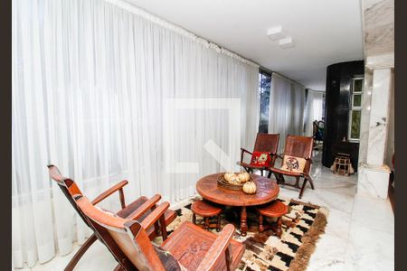 Apartamento à venda com 585m², 6 quartos e 3 vagasVaranda
