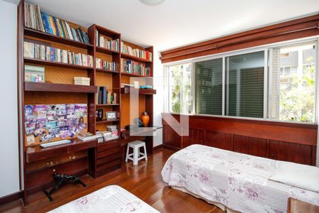 Apartamento à venda com 585m², 6 quartos e 3 vagasQuarto 2