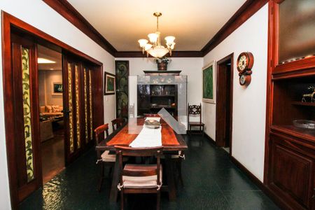 Apartamento à venda com 585m², 6 quartos e 3 vagasSala de Jantar