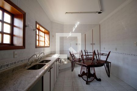 Casa para alugar com 900m², 4 quartos e 3 vagasCozinha