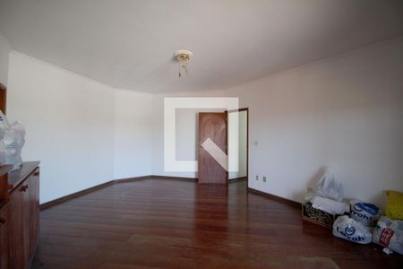 Casa para alugar com 900m², 4 quartos e 3 vagasSuíte Master