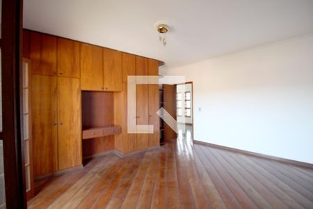 Casa para alugar com 900m², 4 quartos e 3 vagasSuíte 2