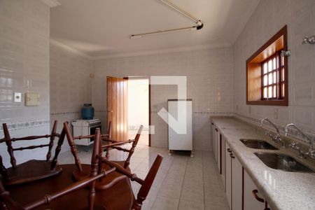 Casa para alugar com 900m², 4 quartos e 3 vagasCozinha