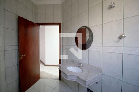 Casa para alugar com 900m², 4 quartos e 3 vagasBanheiro Social 2