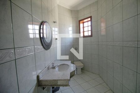 Casa para alugar com 900m², 4 quartos e 3 vagasBanheiro Social 2