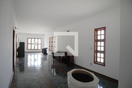 Casa para alugar com 900m², 4 quartos e 3 vagasSala