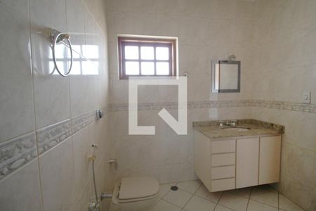 Casa para alugar com 900m², 4 quartos e 3 vagasBanheiro da Suíte 2