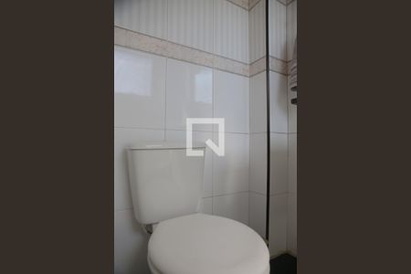 Banheiro de apartamento para alugar com 2 quartos, 80m² em Ponta da Praia, Santos