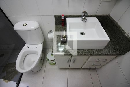 Casa à venda com 230m², 3 quartos e 2 vagasBanheiro da Suíte 2