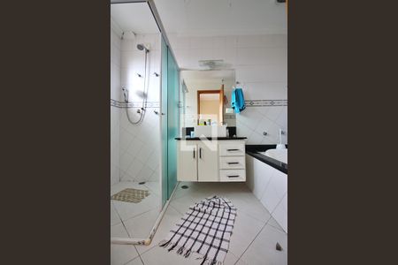 Casa à venda com 230m², 3 quartos e 2 vagasBanheiro da Suíte 1