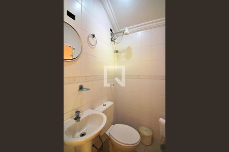 Casa à venda com 230m², 3 quartos e 2 vagasBanheiro de serviço