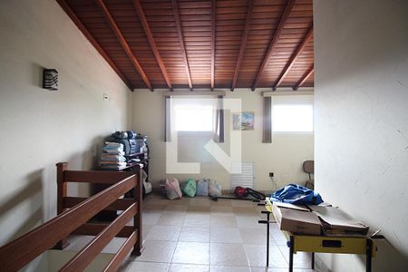 Casa à venda com 230m², 3 quartos e 2 vagasSótão 