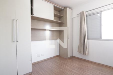 Quarto 2 de apartamento para alugar com 2 quartos, 54m² em Vila Marieta, São Paulo