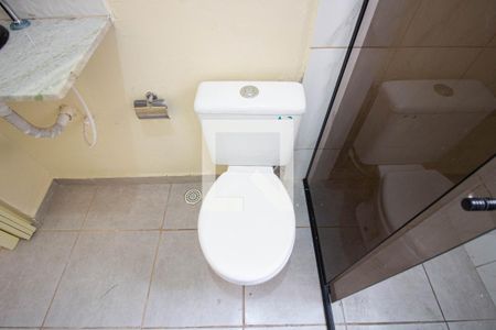 Banheiro de casa para alugar com 1 quarto, 35m² em Conjunto Habitacional A. E. Carvalho, São Paulo