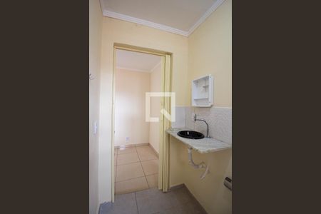 Banheiro de casa para alugar com 1 quarto, 35m² em Conjunto Habitacional A. E. Carvalho, São Paulo