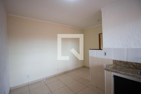 Cozinha de casa para alugar com 1 quarto, 35m² em Conjunto Habitacional A. E. Carvalho, São Paulo