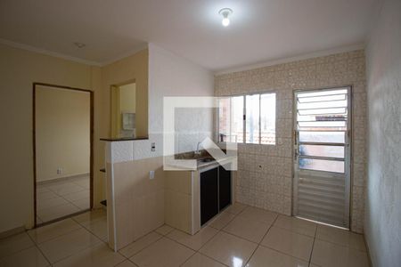Cozinha de casa para alugar com 1 quarto, 35m² em Conjunto Habitacional A. E. Carvalho, São Paulo