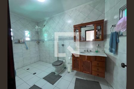 Casa para alugar com 237m², 3 quartos e 3 vagas Casa para alugar com 237m², 3 quartos e 3 vagasBanheiro