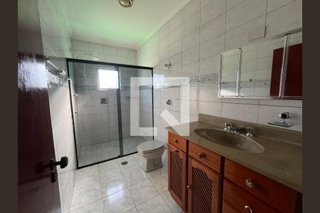 Casa para alugar com 237m², 3 quartos e 3 vagasBanheiro da Suíte