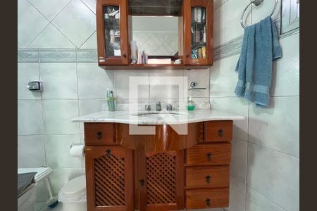 Casa para alugar com 237m², 3 quartos e 3 vagas Casa para alugar com 237m², 3 quartos e 3 vagasBanheiro