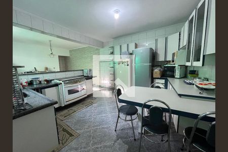 Casa para alugar com 237m², 3 quartos e 3 vagas Casa para alugar com 237m², 3 quartos e 3 vagasCozinha