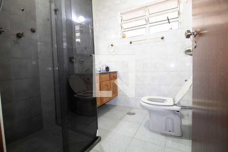Casa à venda com 277m², 4 quartos e 2 vagasBanheiro