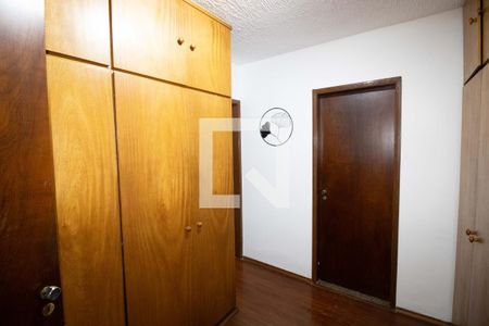 Casa à venda com 277m², 4 quartos e 2 vagasCloset do quarto suite