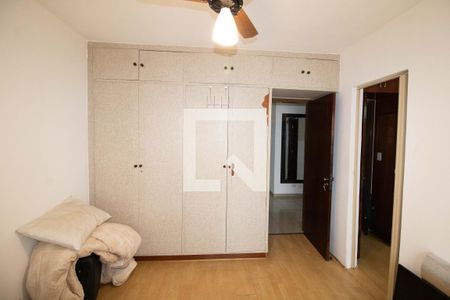 Casa à venda com 277m², 4 quartos e 2 vagasQuarto 2