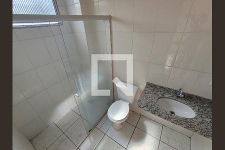 Banheiro de apartamento à venda com 2 quartos, 57m² em Cachoeirinha, Belo Horizonte