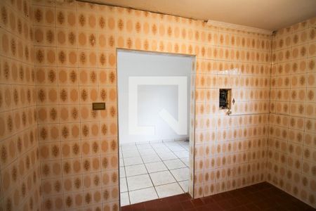 Cozinha de apartamento para alugar com 2 quartos, 56m² em Conjunto Residencial José Bonifácio, São Paulo