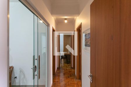 Corredor de apartamento à venda com 3 quartos, 115m² em Lourdes, Belo Horizonte